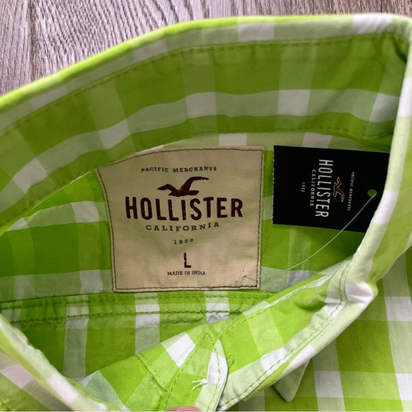 NWT Bundle of Three Hollister Button Downs - Picture 12 of 13